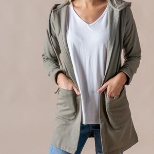 BNWT XL Agnes & Dora sweatshirt cardi olive